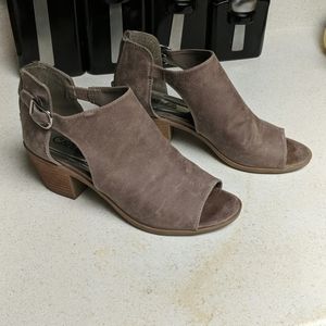 Carlos Santana 'Della' low heel bootie